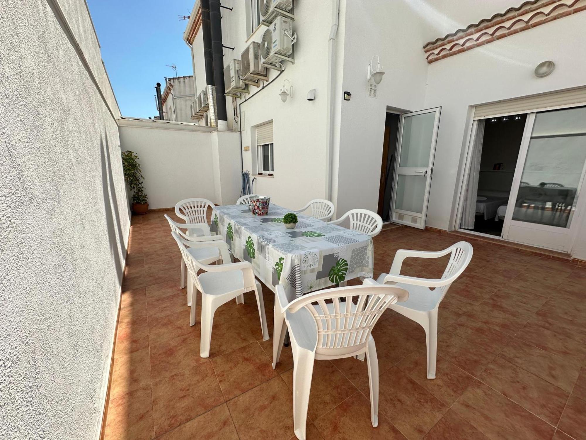 Casa Grande De Tres Plantas Con Parking Gratis Villa Linares  Kültér fotó